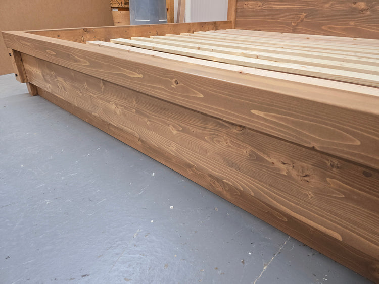 Heritage Platform Bed