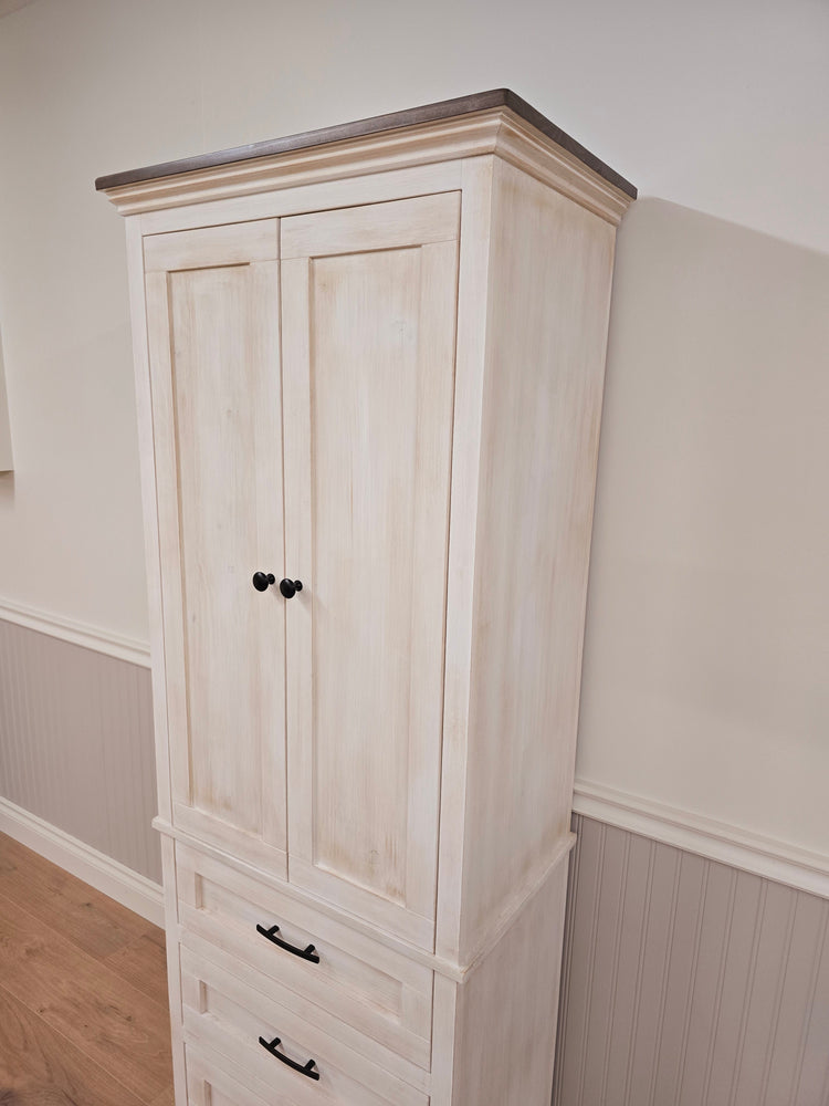 Briarwood Cabinet